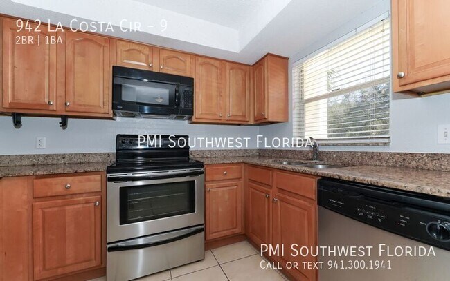Building Photo - 942 La Costa Cir