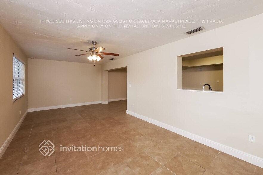 Building Photo - 10320 NW 18th Pl