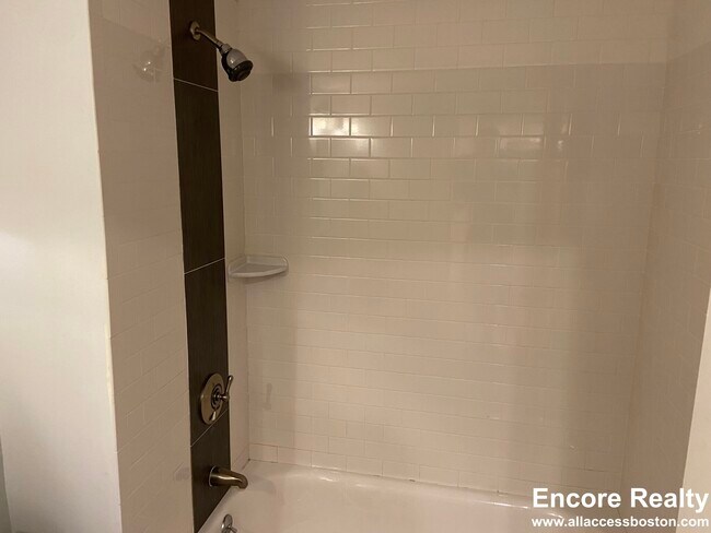 Building Photo - 17 Bow St