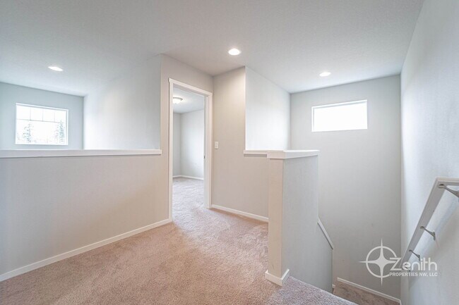 Building Photo - 2608 S White Salmon Dr