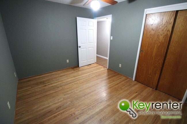 Building Photo - 3429 Braeburn St