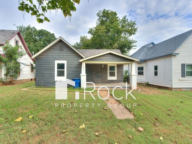 Building Photo - Updated Cozy 2 Bed 1 Bath Home in Guthrie Available Now ~MOVE IN SPECIAL~