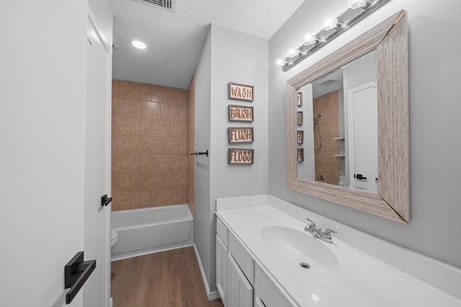 Building Photo - 4406 Owens Creek Ln