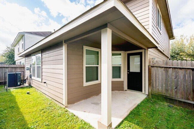 Building Photo - 5488 Quail Cove Ln
