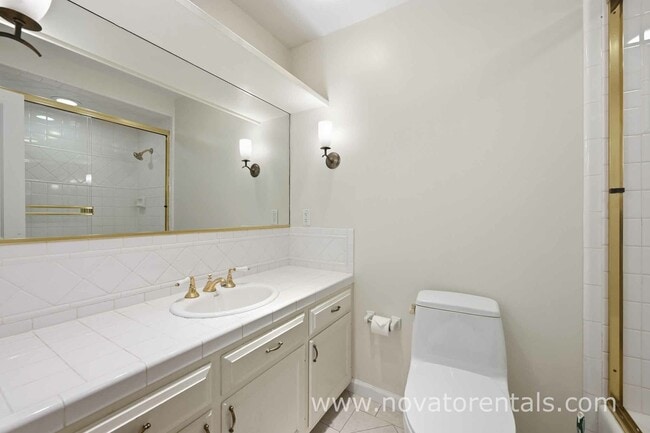 Building Photo - 40 Martinez Ct