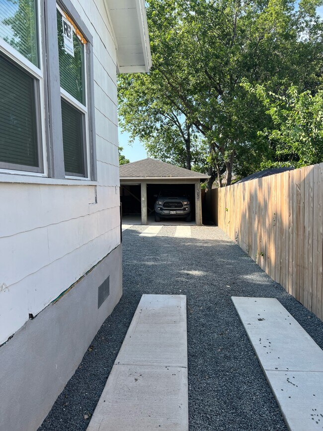 Building Photo - 625 Lovera Blvd