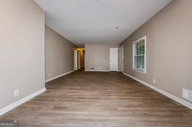 Building Photo - 4492 Raleigh Dr