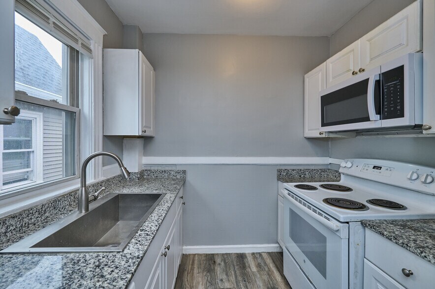 Building Photo - 39 Salem St