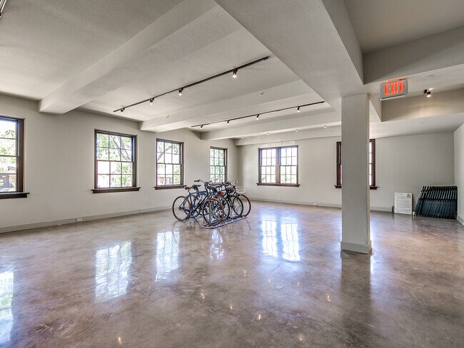 Building Photo - 620 NW 21st St