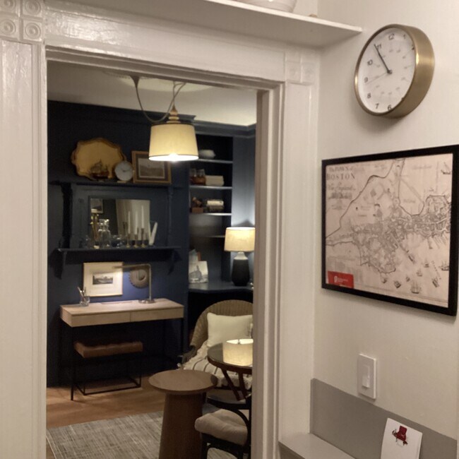 Building Photo - 21 Beacon St