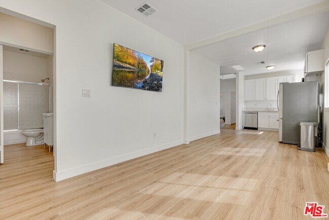 Building Photo - 6212 Santa Monica Blvd