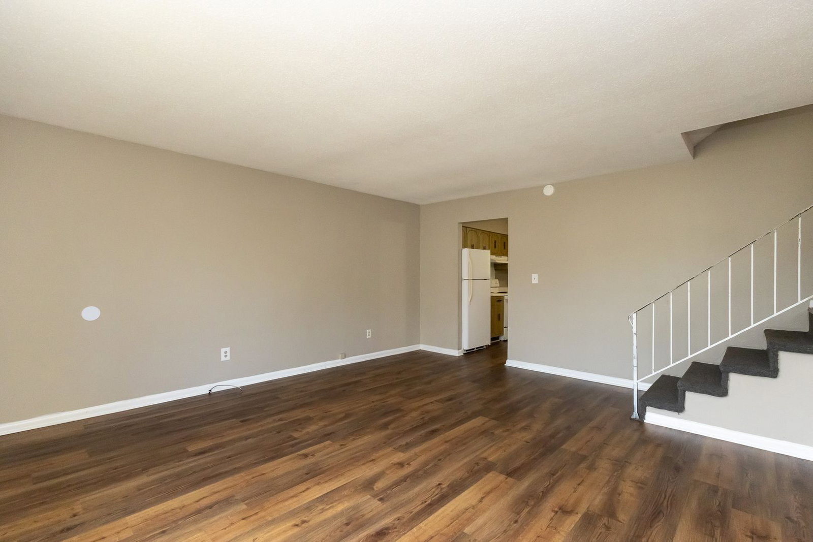 Building Photo - 3640 Missionaire Ave