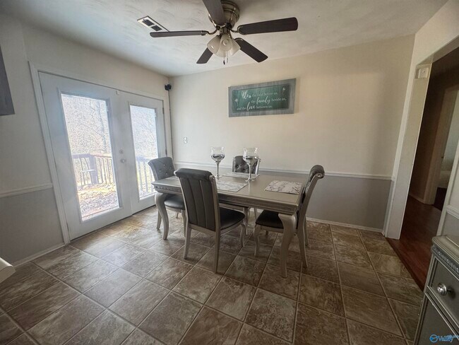 Building Photo - 117 Water Oak Ct