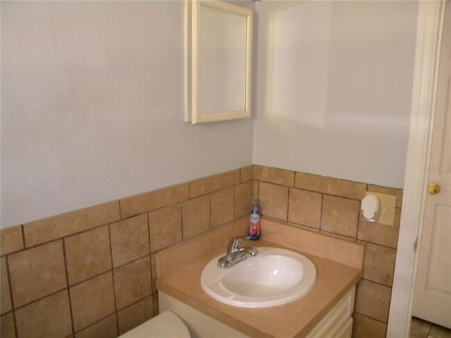 Building Photo - 1031 Royal Palm Ave