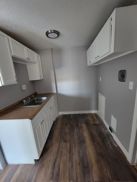 Building Photo - 13420 Euclid Ave