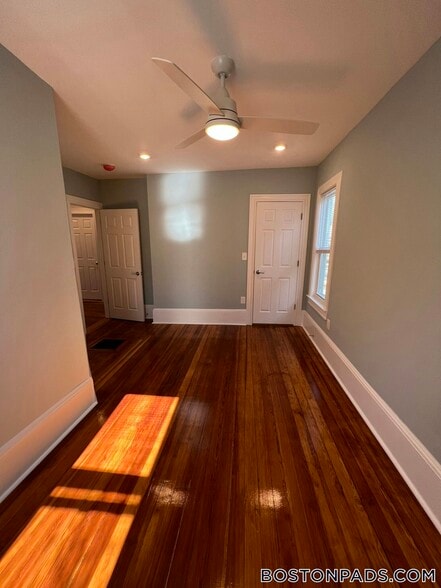 Building Photo - 3 Mossland St