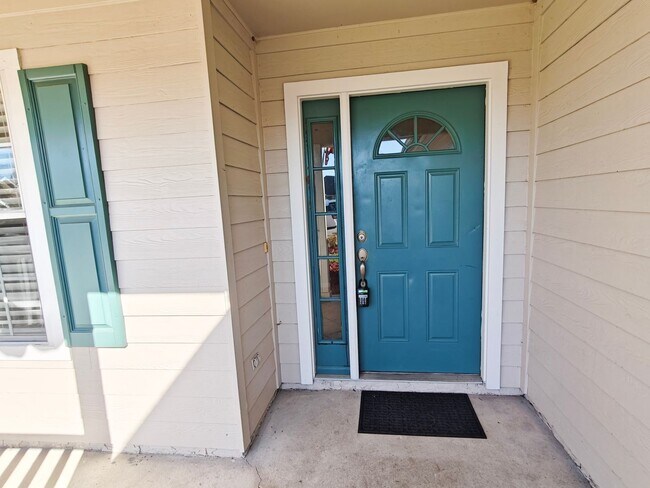 Building Photo - Florida Living at Its Best – 3BR Home with Hot Tub & Resort Amenities