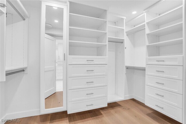 Building Photo - 9517 Gulf Shore Dr