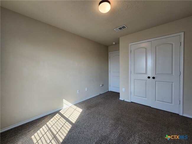 Building Photo - 501 Creekside Cir