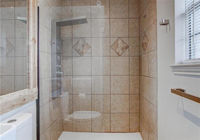 Building Photo - 1905 Moonlight Dr