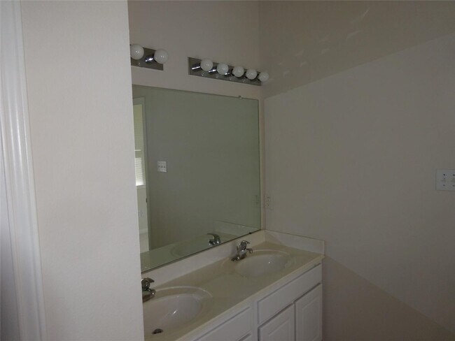 Building Photo - 4702 Rolling View Ct