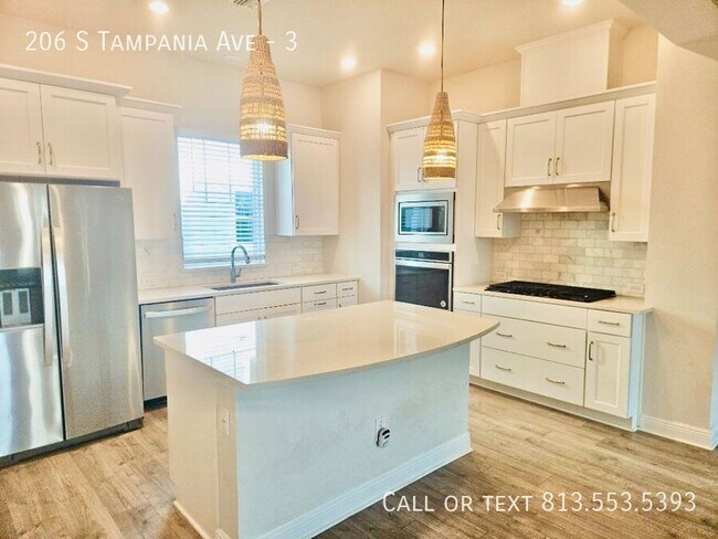 Building Photo - 206 S Tampania Ave