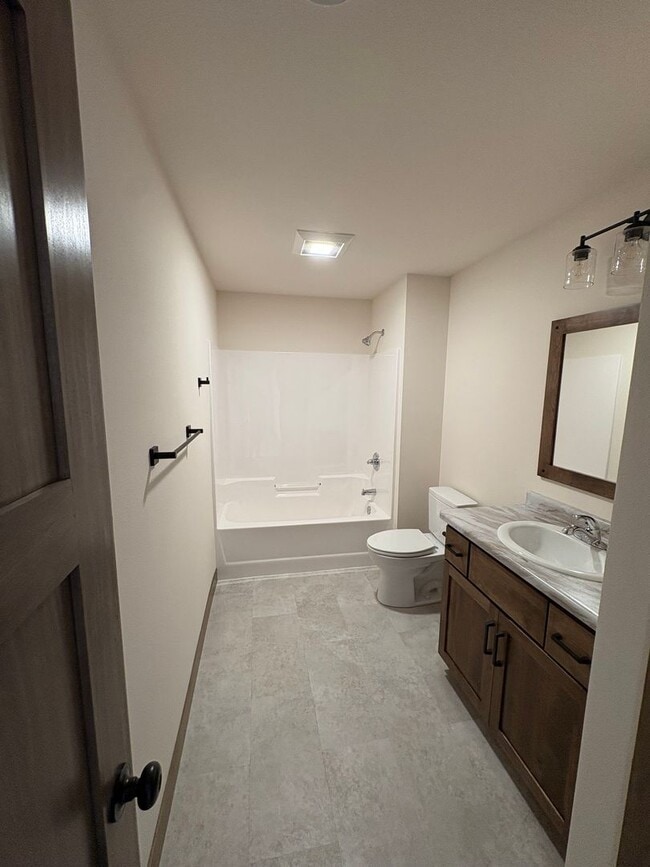 Building Photo - 222 E Randall Rd