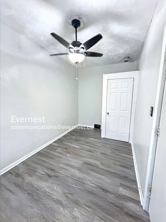 Building Photo - 14917 Darwin Ave