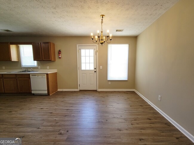 Building Photo - 256 Courtyard Cir
