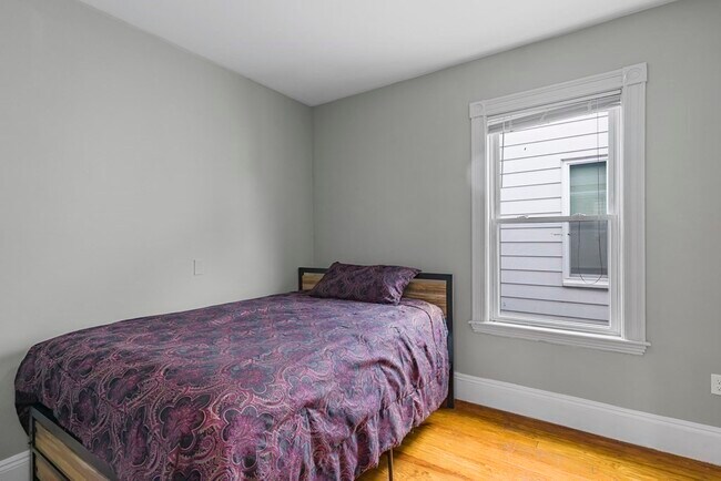 Building Photo - 37 Harbor View St