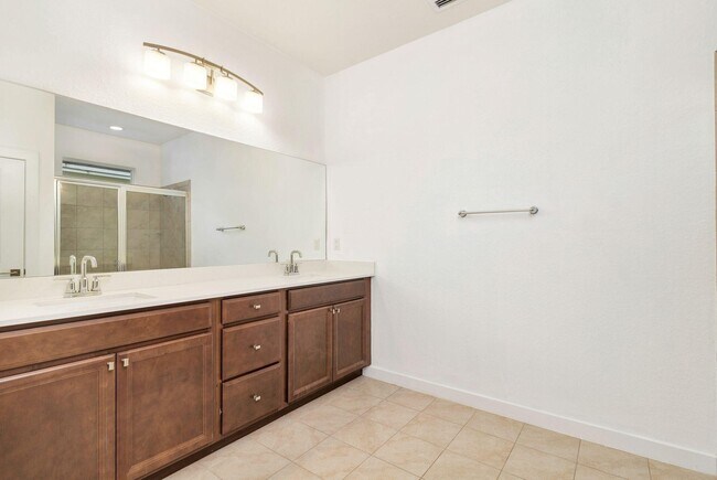 Building Photo - 7410 SW Harbor Cove Dr