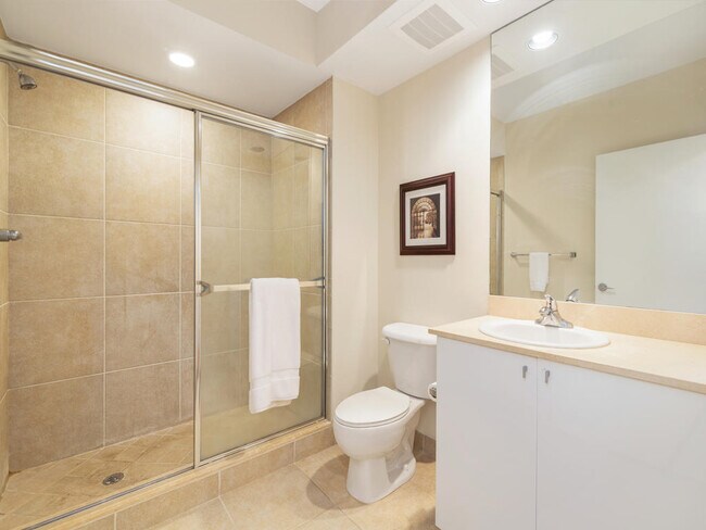 Building Photo - 1551 N Flagler Dr