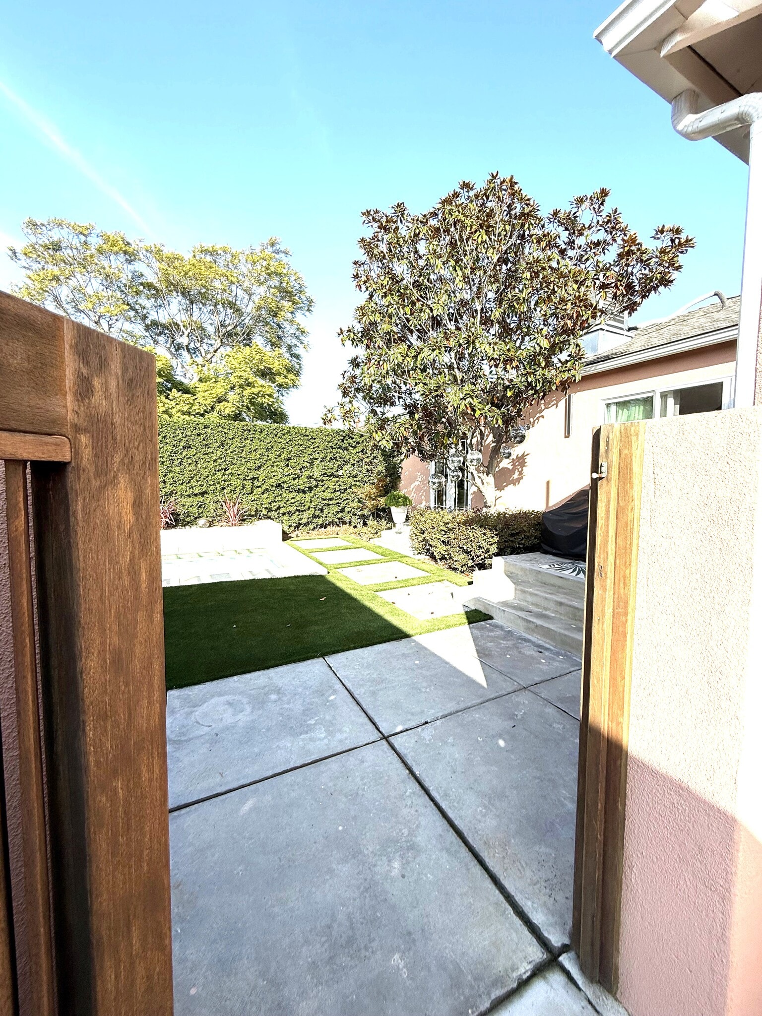 Building Photo - 8509 Croydon Ave