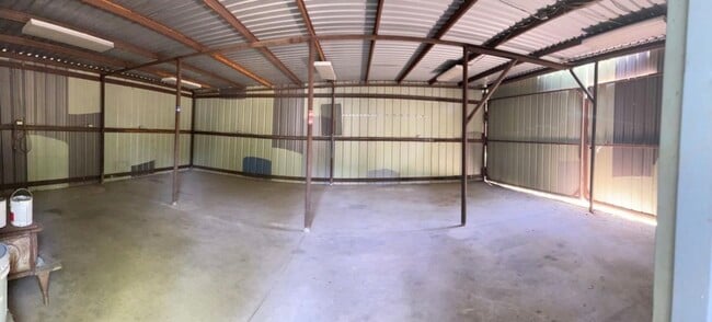 Building Photo - 4110 Derrick St