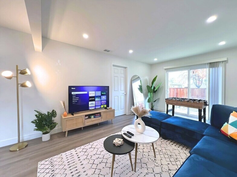 Building Photo - 4240 Camden Ave