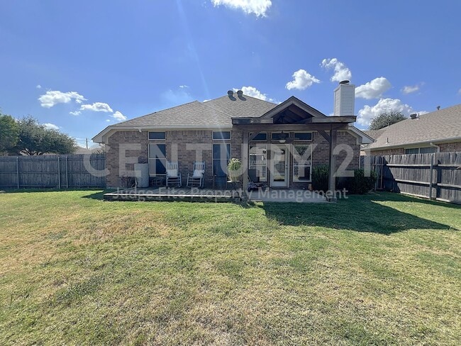Building Photo - Inviting 3/2/2 on Corner Lot in Fort Worth...