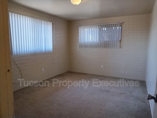 Building Photo - 8934 S Nogales Hwy