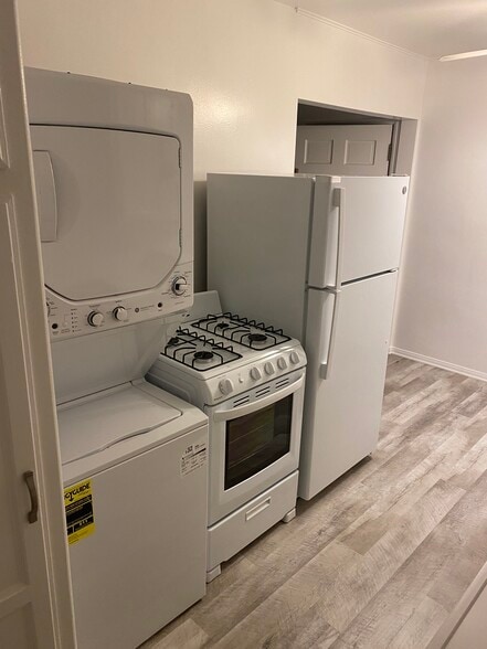 New Kitchen Appliances - 1614 S Wooster St