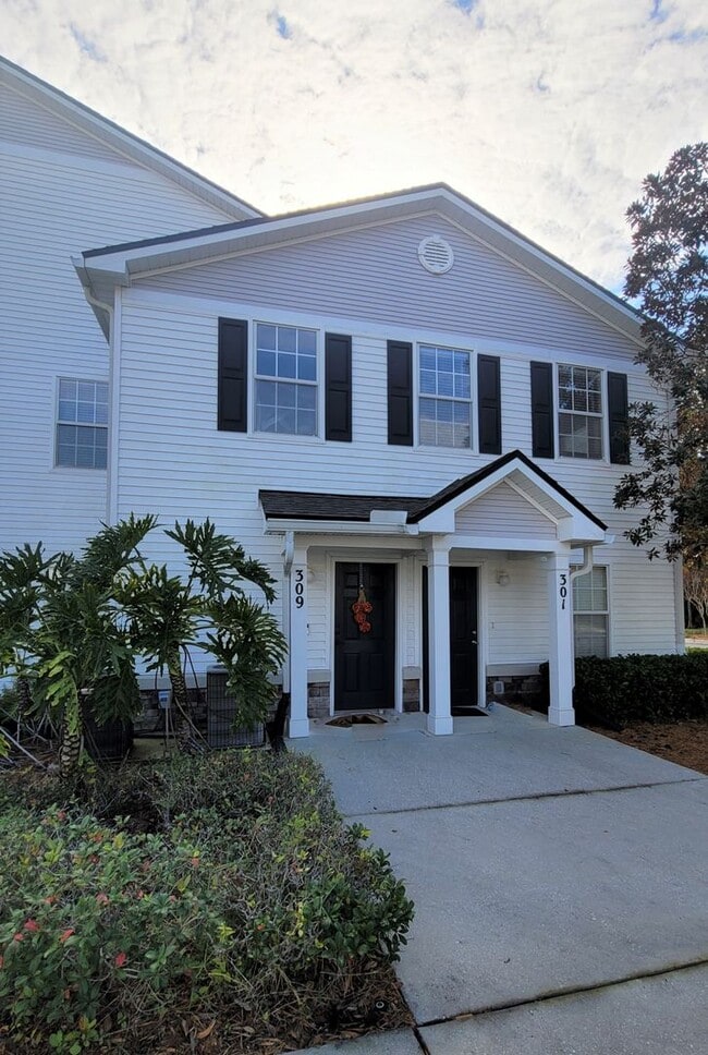 Building Photo - 2 BR / 2 BA Flemimg Island / Carrington Place at Fleming Island Plantation Luxury Condo