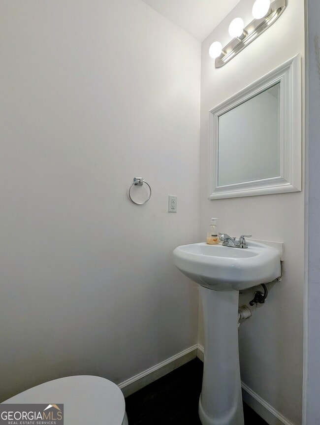 Building Photo - 2533 Godfrey Dr NW