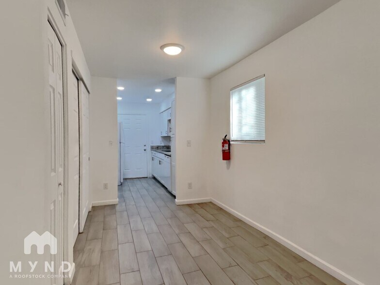 Building Photo - 6649 W Ocotillo Rd