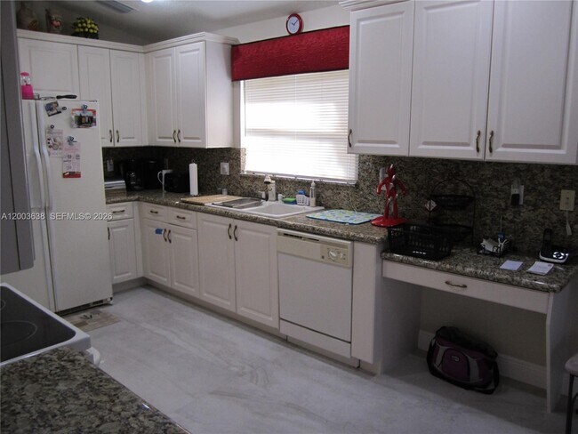 Building Photo - 9798 Casa Mar Dr