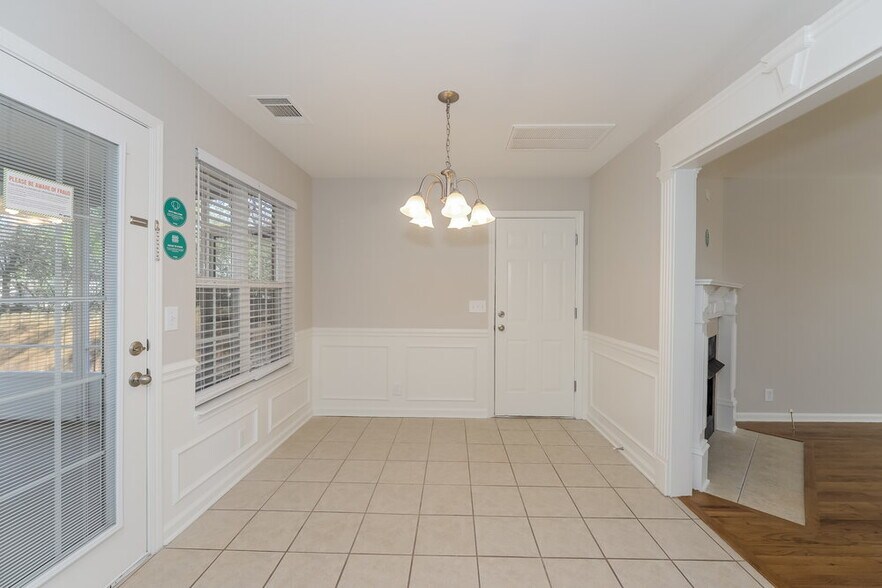 Building Photo - 1403 Teresa Ln