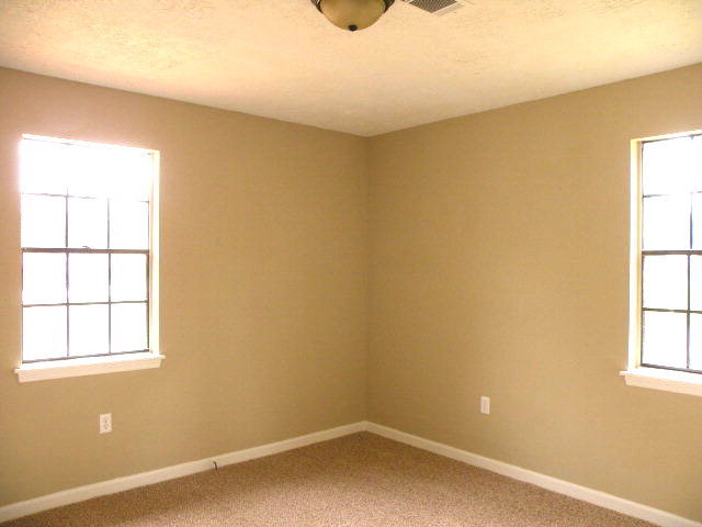 Building Photo - 4443 Shadowood Dr