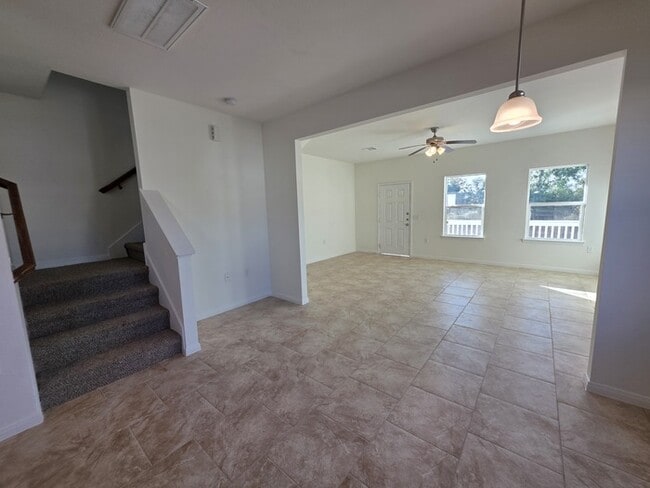 Building Photo - 3 Bedroom-2.5 Bath-2 car garage, Ready for Move in