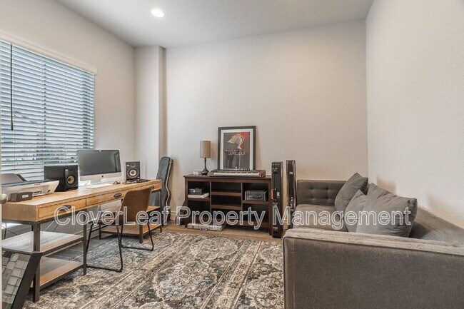 Building Photo - 1149 Cadogan Squire