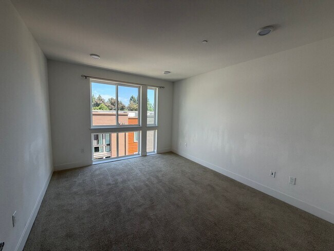 Building Photo - $2,695 / 1 BR - STYLISH & CONVENIENT HOME IN THE HEART OF FREMONT!