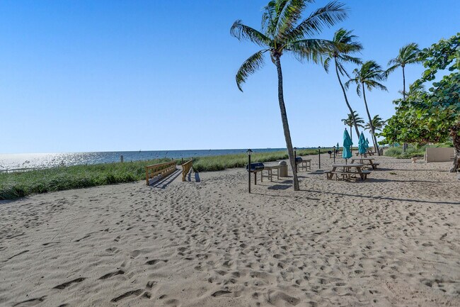 Building Photo - 5000 N Ocean Blvd