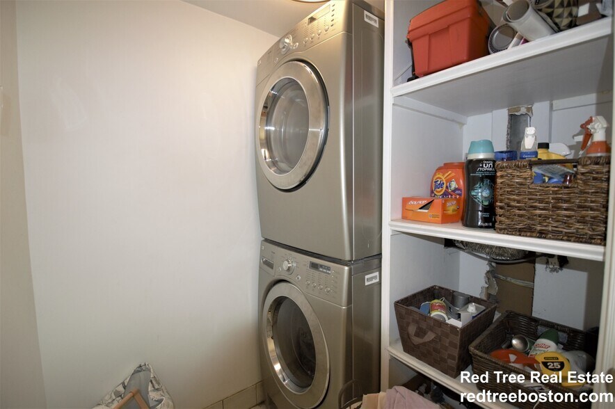 Building Photo - 55 Hobart St