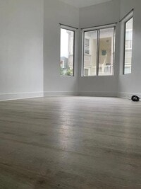 Building Photo - 525 Natoma St